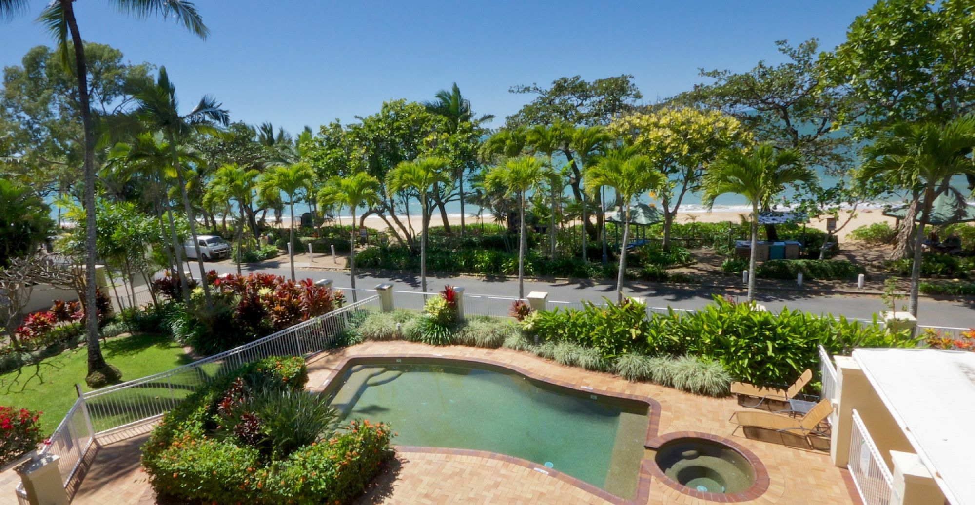 טריניטי ביץ' On The Beach Apartments מראה חיצוני תמונה